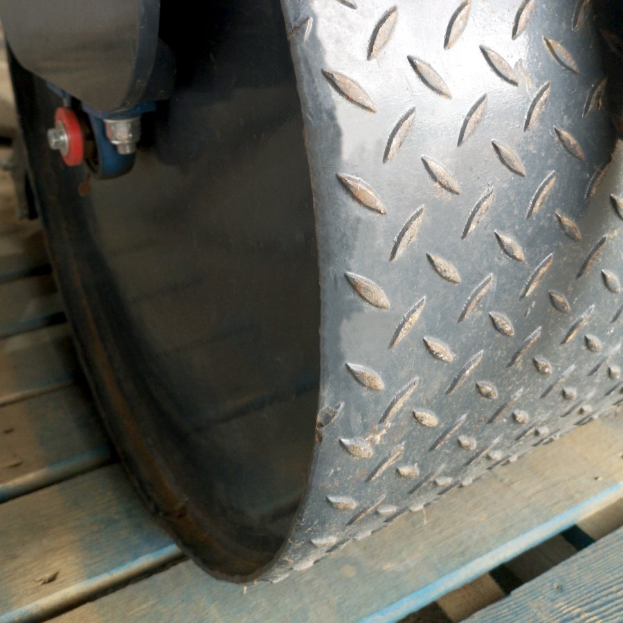 HEAVY DUTY POWERED TURF ROLLER - Image 3